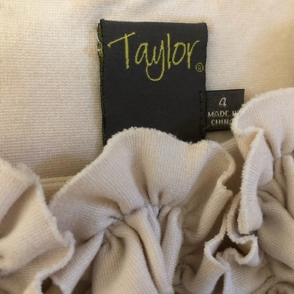 Taylor Sleeveless Black Sheath Dress Wide Neckline Ruffle Accent Pockets Size 4 - Picture 5 of 8